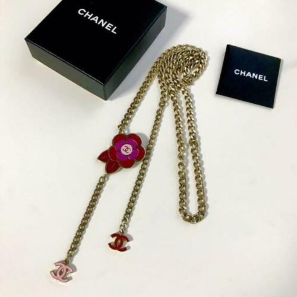 Chanel Rear Pink Camellia Coco Chain Belt/Necklace in Gold.Elegant and Timeless.